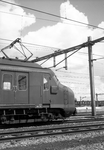 151697 Afbeelding van de neus van het electrische treinstel nr. 346 (Mat. 1954, plan G, Hondekop) van de N.S. op het ...